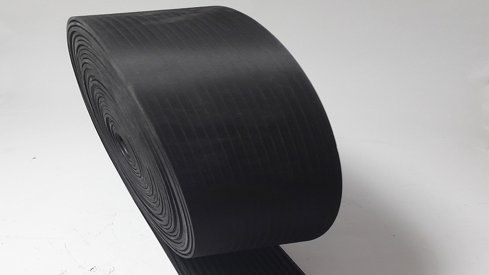 SBR rubber strip close-ribbed on one side