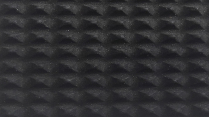 Pyramid pattern car mat